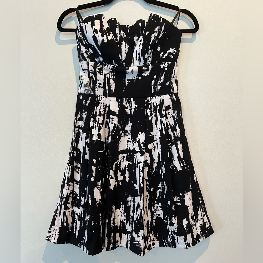 Strapless black and white mini party dress size 3 like new